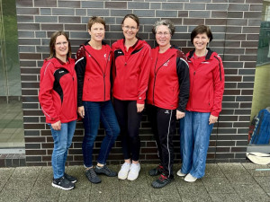 Die Altersklasse 140 weiblich: Katharina Ritt, Svenja Blaszczak, Antonia Michels, Susi Knichel und Sylvia Geisen-Krocker.
